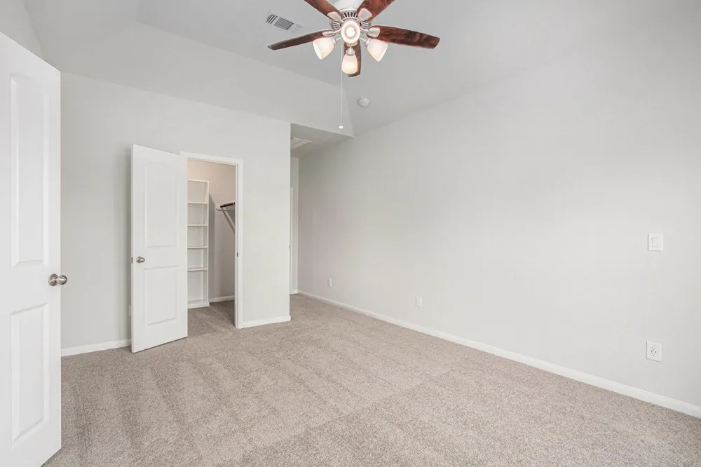 237 Edgewater Drive West Columbia, TX 77486