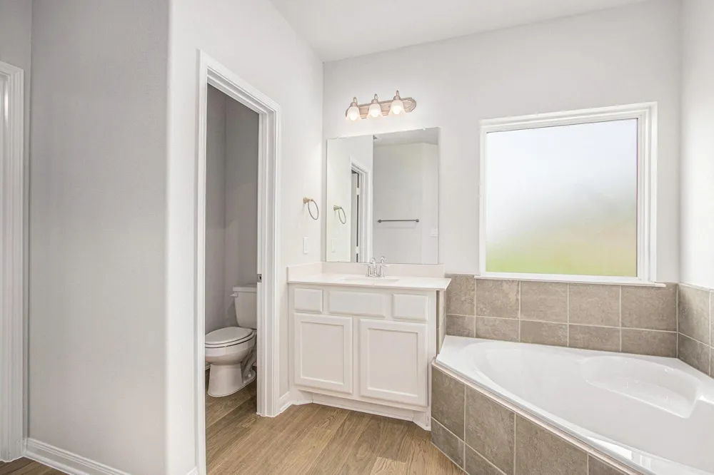237 Edgewater Drive West Columbia, TX 77486