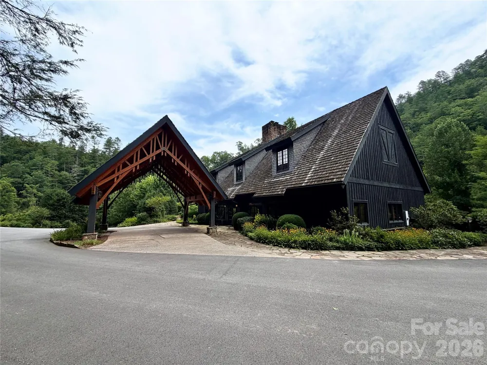 1156 Bear River Lodge Trail Marshall, NC 28753