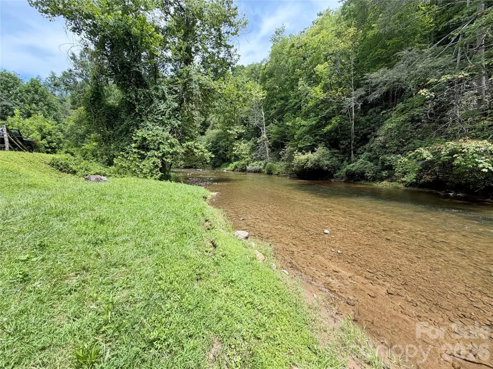 1156 Bear River Lodge Trail Marshall, NC 28753