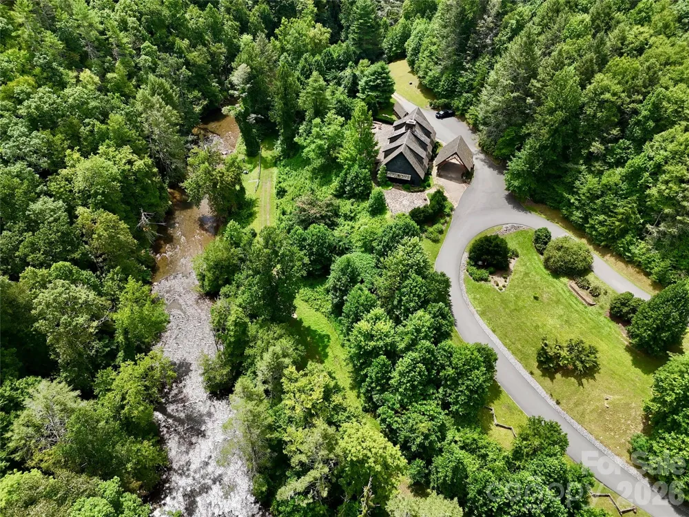 1156 Bear River Lodge Trail Marshall, NC 28753
