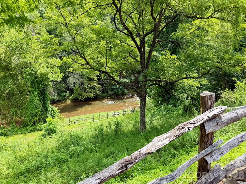 1156 Bear River Lodge Trail Marshall, NC 28753