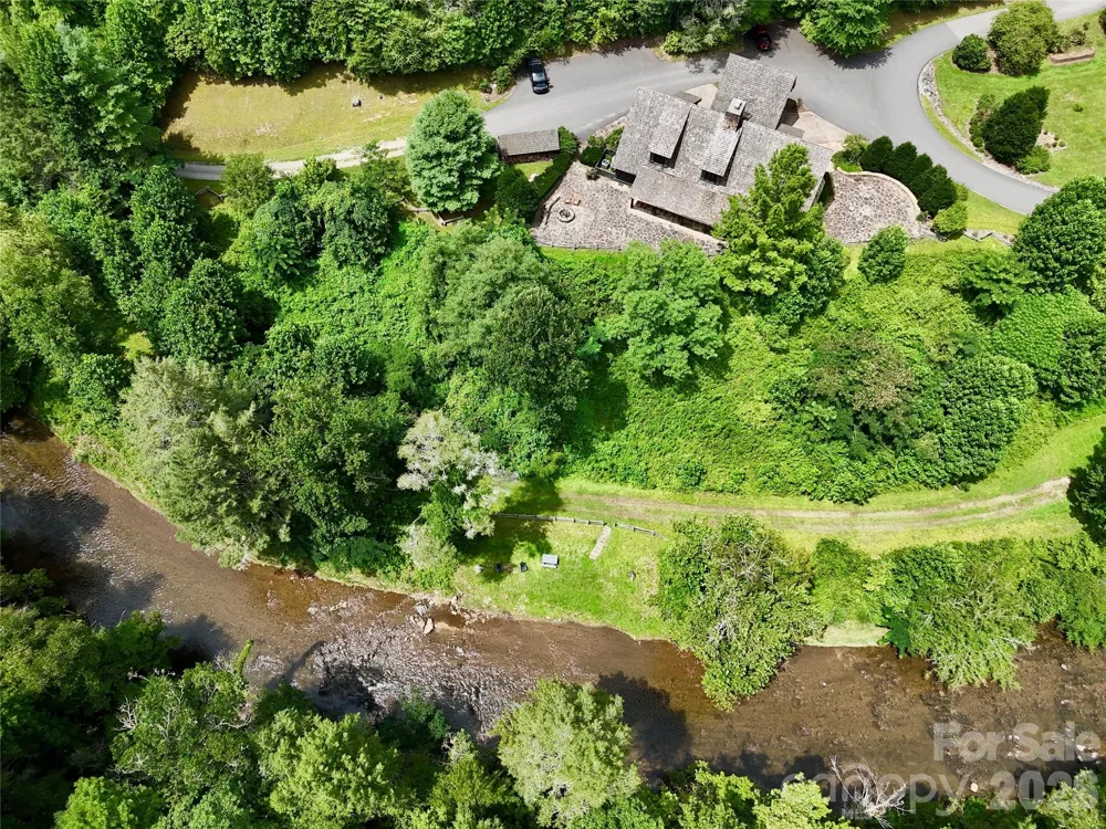 1156 Bear River Lodge Trail Marshall, NC 28753
