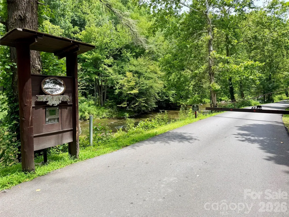 1156 Bear River Lodge Trail Marshall, NC 28753