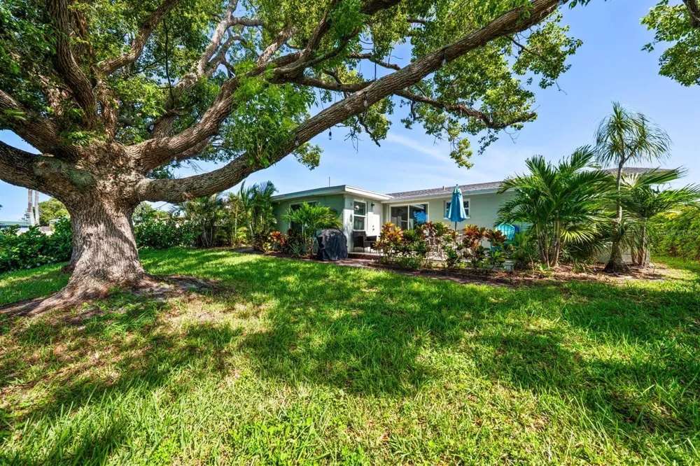 4114 SUNRAY DRIVE Holiday, FL 34691