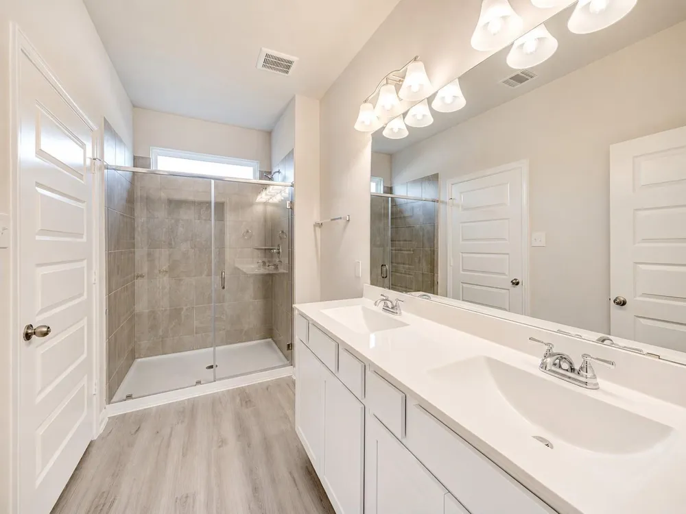 1929 Riverside Circle Dayton, TX 77535