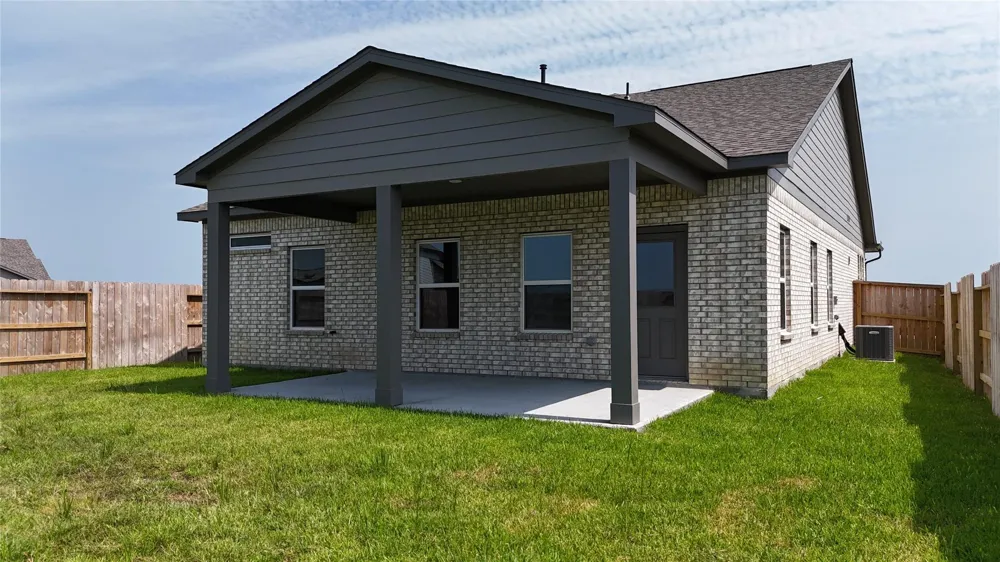 1929 Riverside Circle Dayton, TX 77535