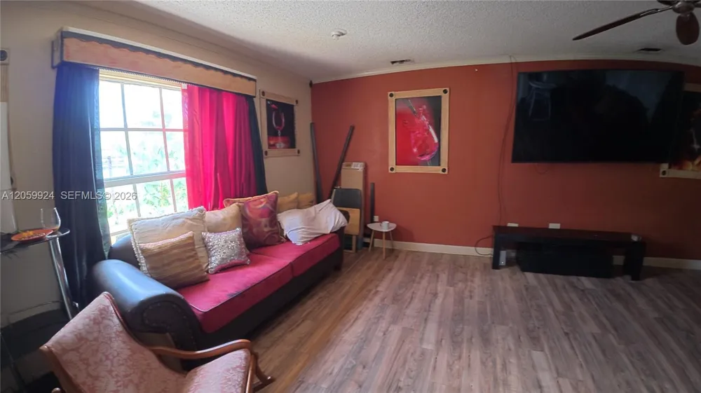 15737 NW 40th Ct Miami Gardens, FL 33054