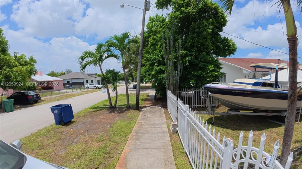 15737 NW 40th Ct Miami Gardens, FL 33054