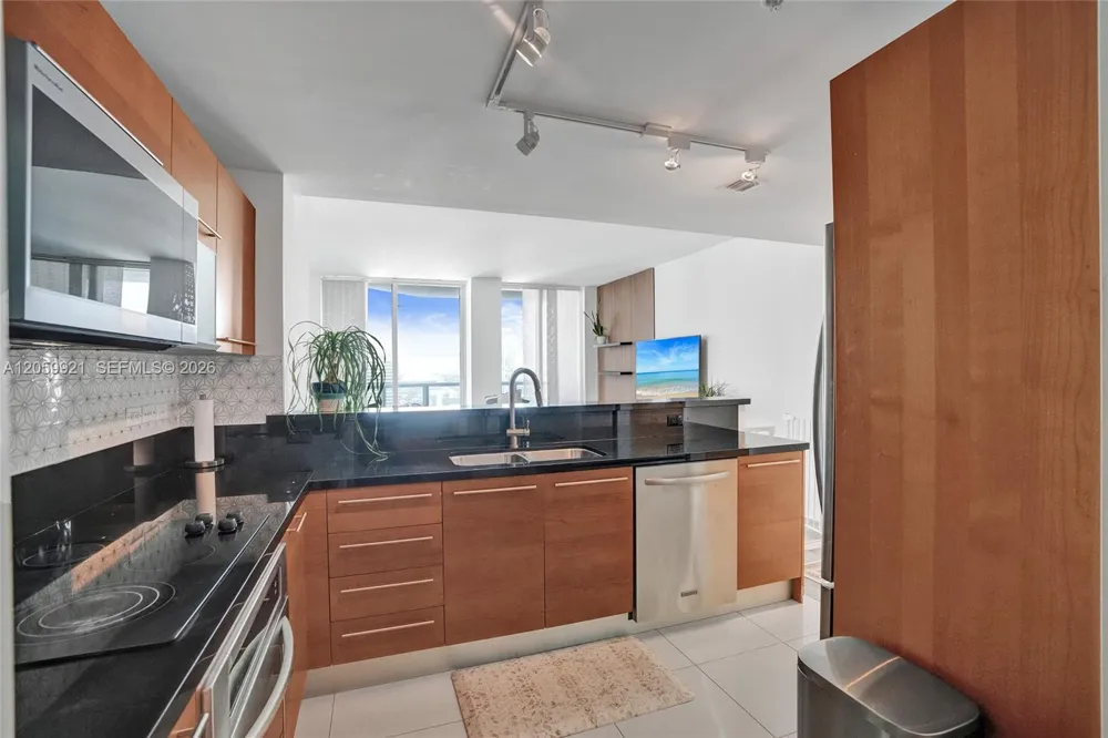 244 Biscayne Blvd #3409 Miami, FL 33132