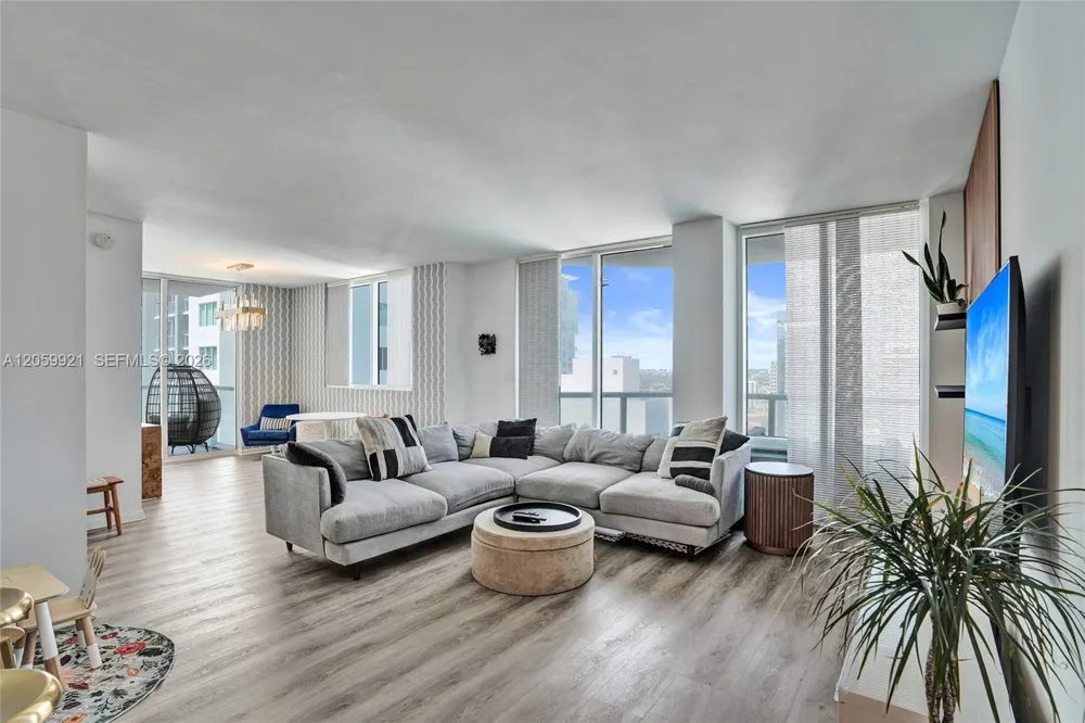 244 Biscayne Blvd #3409 Miami, FL 33132