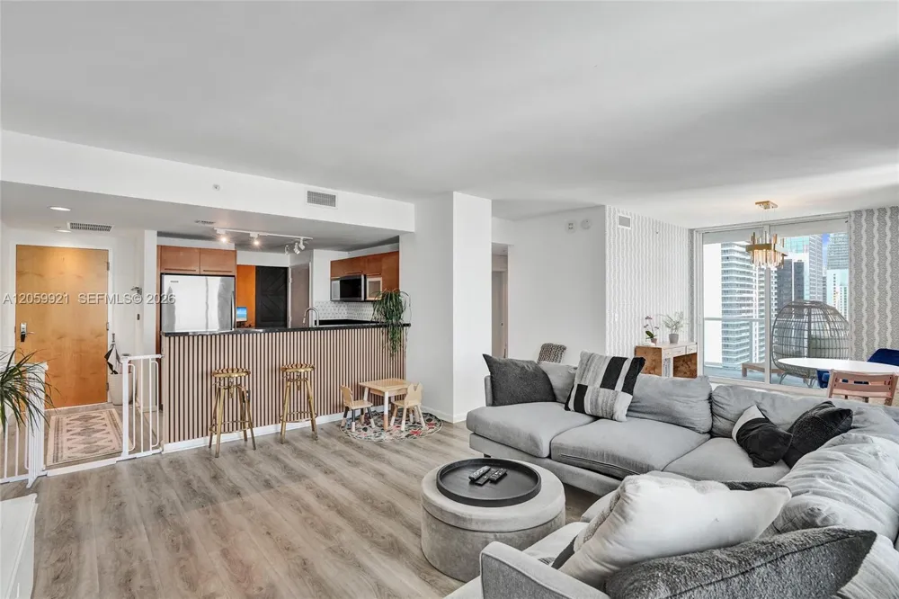 244 Biscayne Blvd #3409 Miami, FL 33132