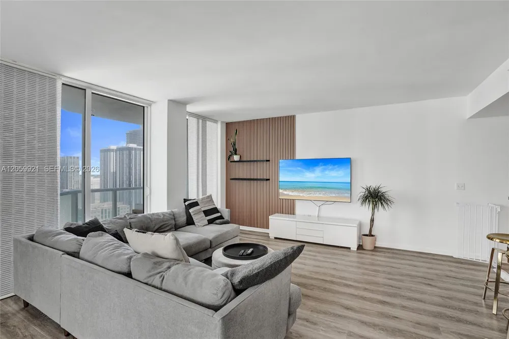 244 Biscayne Blvd #3409 Miami, FL 33132