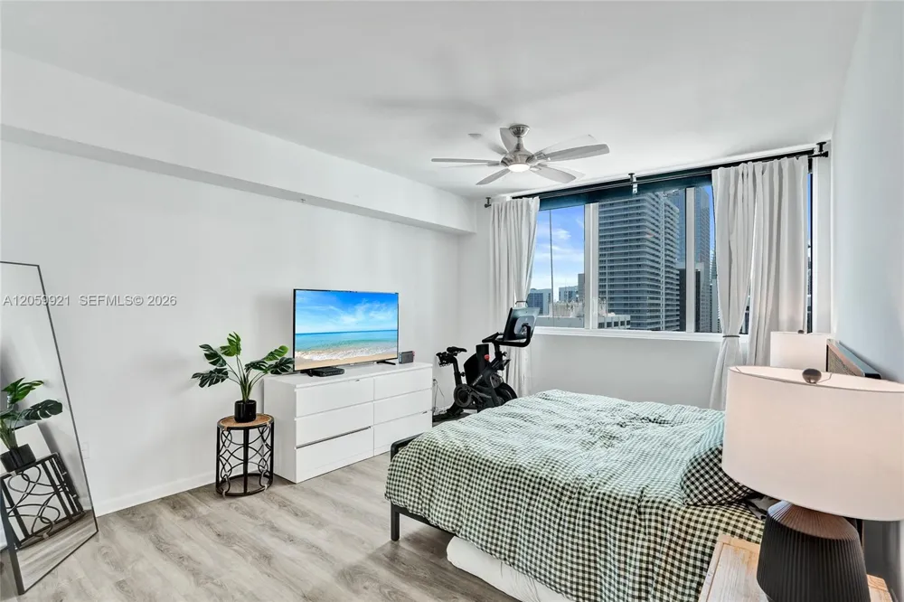 244 Biscayne Blvd #3409 Miami, FL 33132