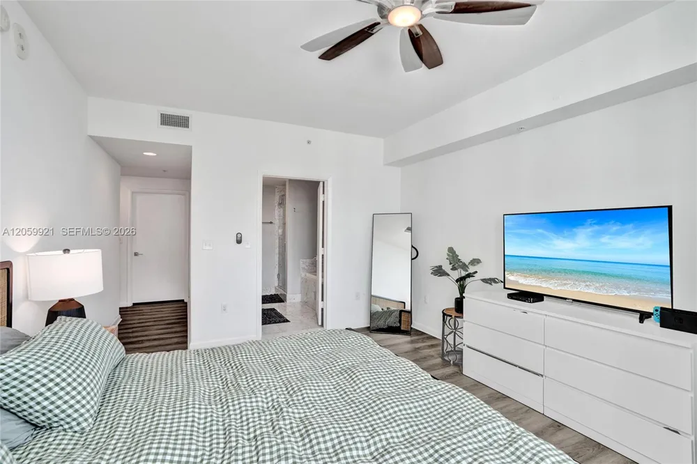 244 Biscayne Blvd #3409 Miami, FL 33132