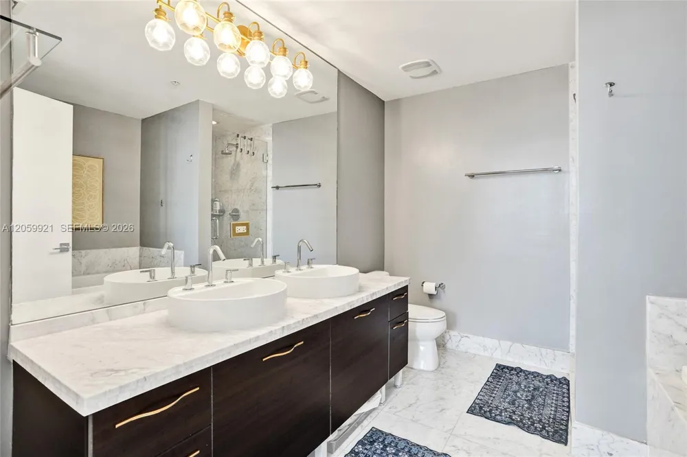 244 Biscayne Blvd #3409 Miami, FL 33132
