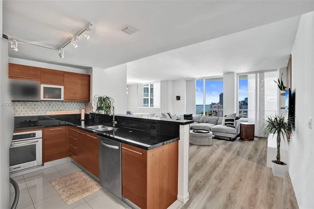 244 Biscayne Blvd #3409 Miami, FL 33132