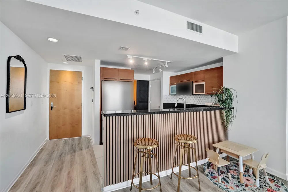 244 Biscayne Blvd #3409 Miami, FL 33132
