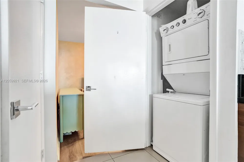244 Biscayne Blvd #3409 Miami, FL 33132
