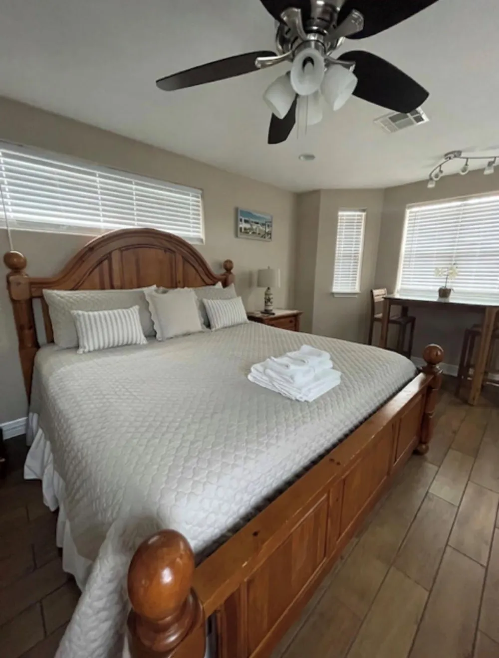 806 Kipp Avenue Kemah, TX 77565