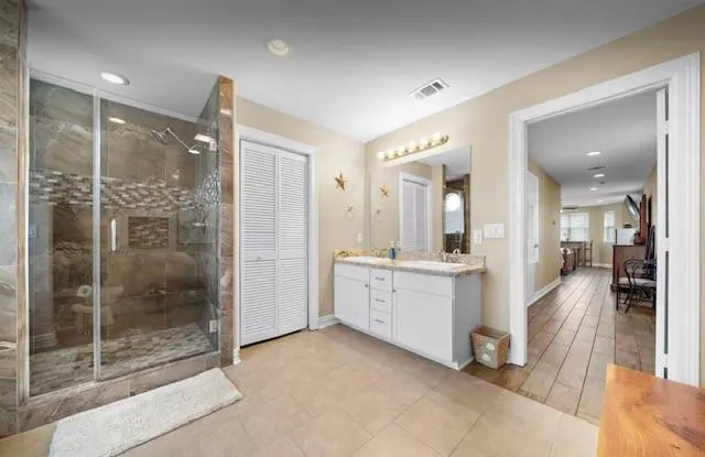 806 Kipp Avenue Kemah, TX 77565