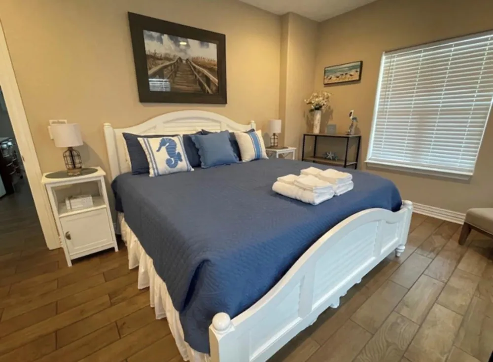 806 Kipp Avenue Kemah, TX 77565