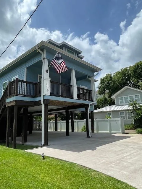 806 Kipp Avenue Kemah, TX 77565