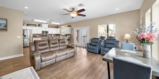806 Kipp Avenue Kemah, TX 77565