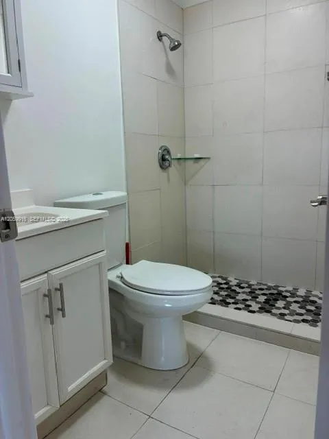 1121 SW 105th Ave #308 Miami, FL 33174