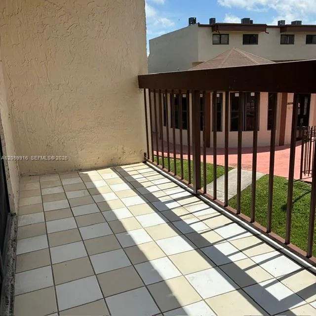 1121 SW 105th Ave #308 Miami, FL 33174
