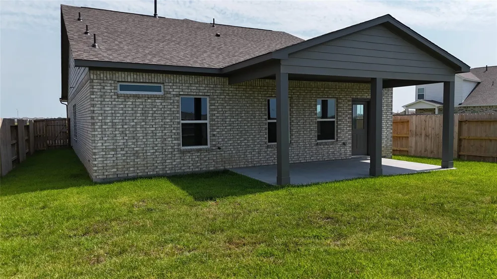 1913 Riverside Circle Dayton, TX 77535