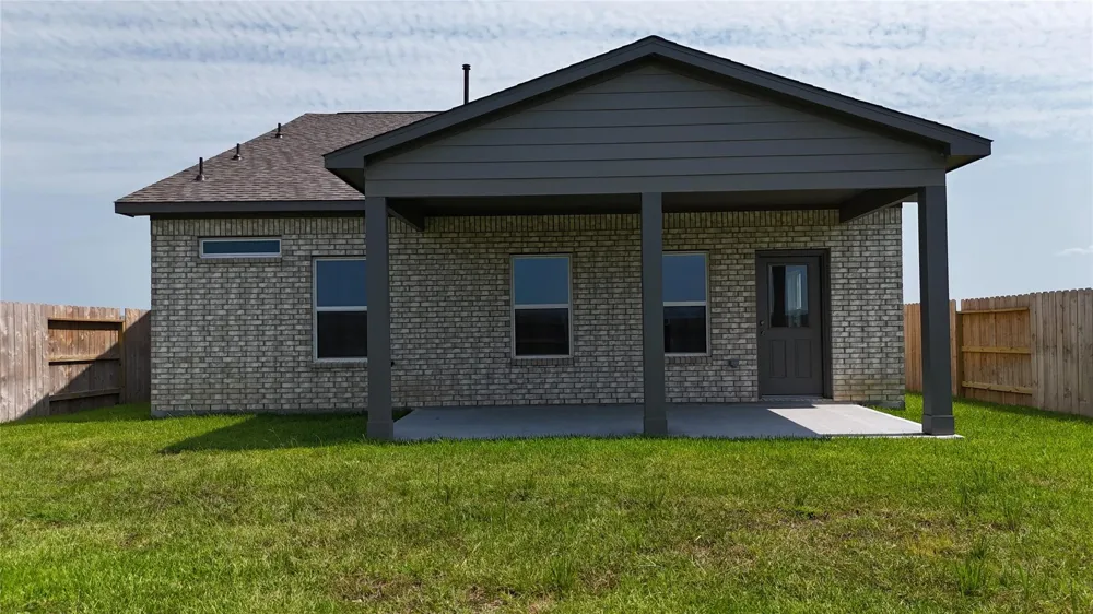 1913 Riverside Circle Dayton, TX 77535