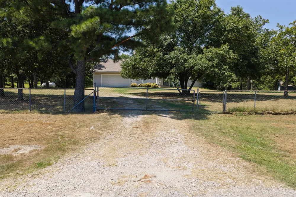 65 Sioux Circle Sand Springs, OK 74063