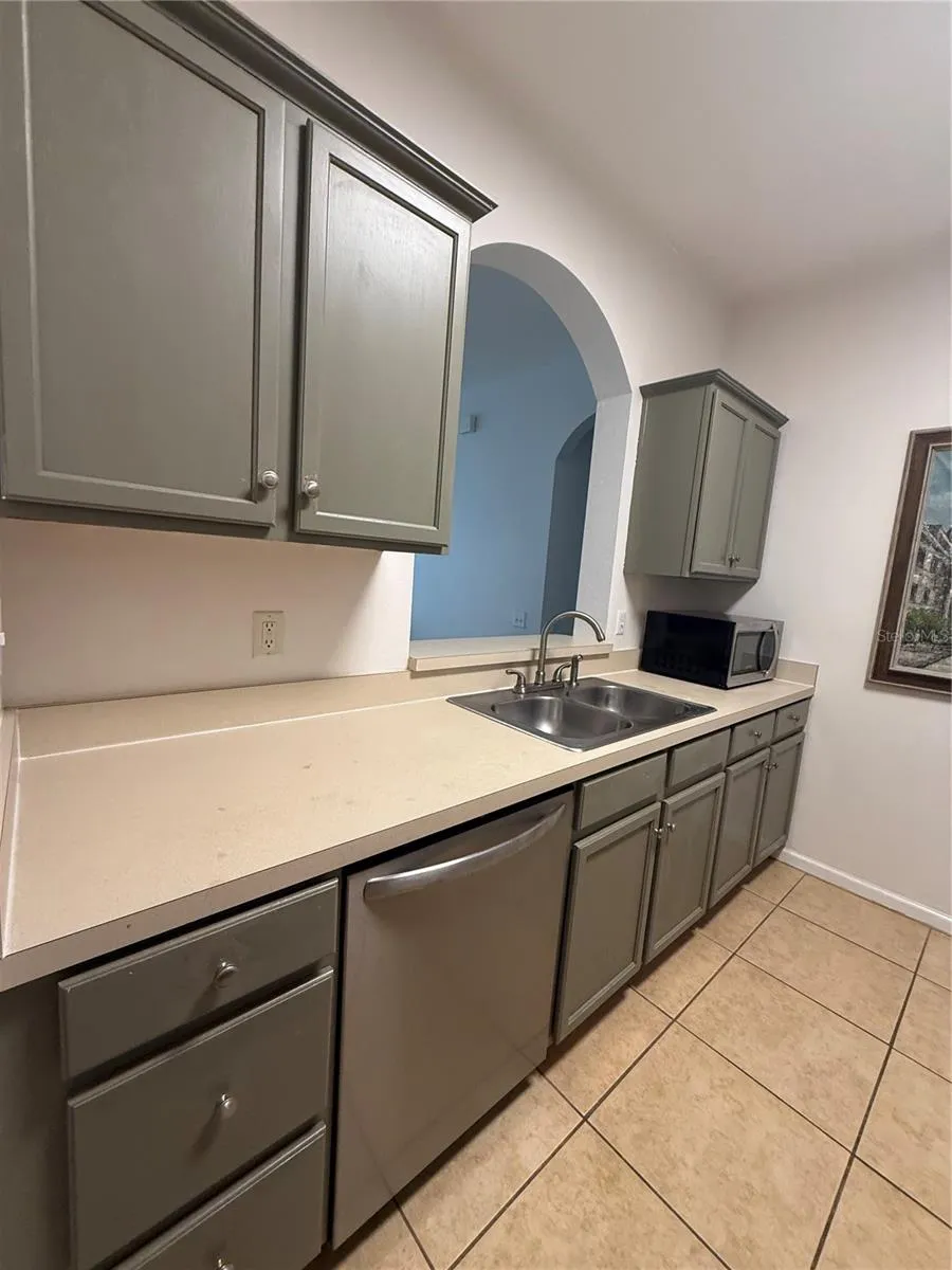 6214 STEVENSON DRIVE #305 Orlando, FL 32835