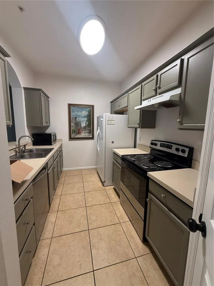6214 STEVENSON DRIVE #305 Orlando, FL 32835