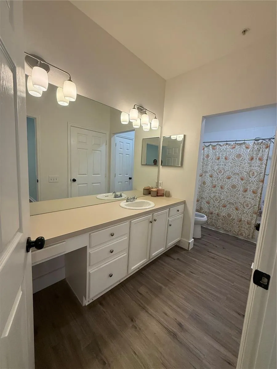 6214 STEVENSON DRIVE #305 Orlando, FL 32835