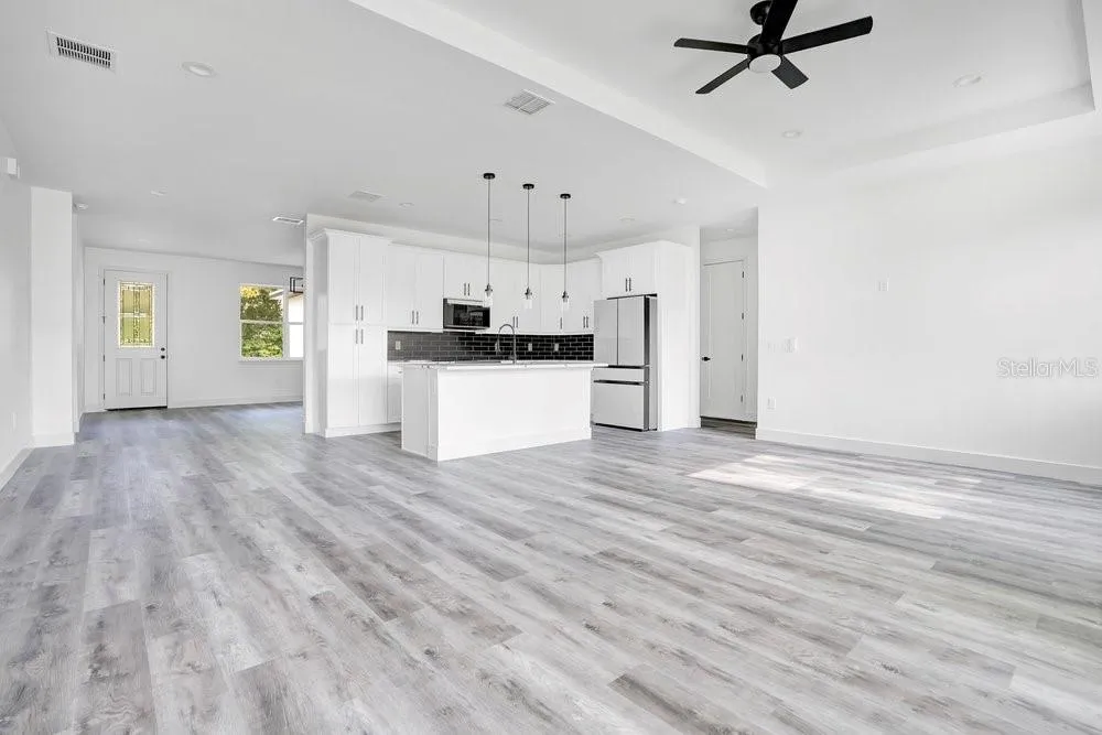 551 DOWLING CIRCLE Lady Lake, FL 32159