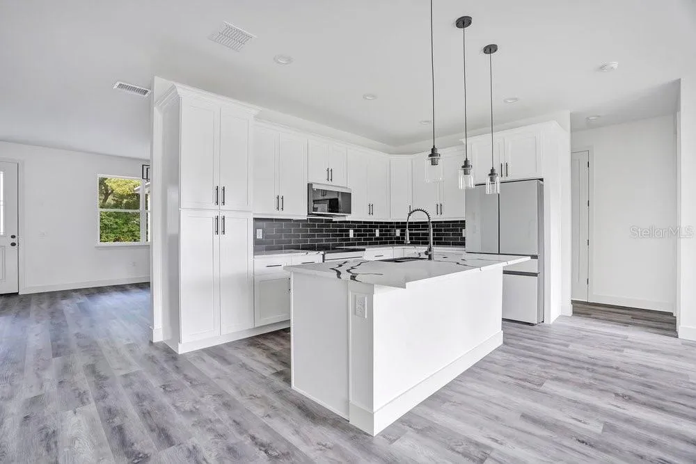551 DOWLING CIRCLE Lady Lake, FL 32159