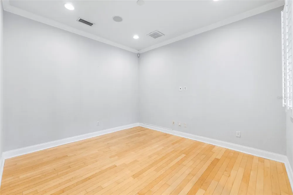 6039 PRINTERY STREET #106 Tampa, FL 33616