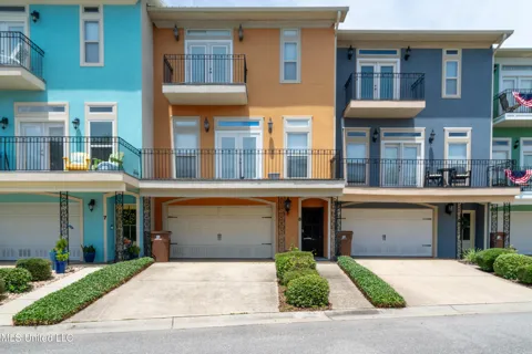 8 Oak Alley Lane