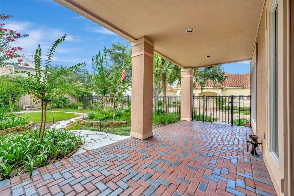 604 Harborside Way Kemah, TX 77565
