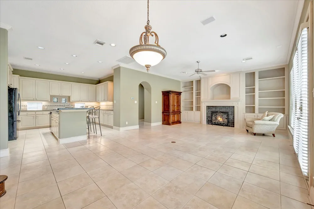 604 Harborside Way Kemah, TX 77565