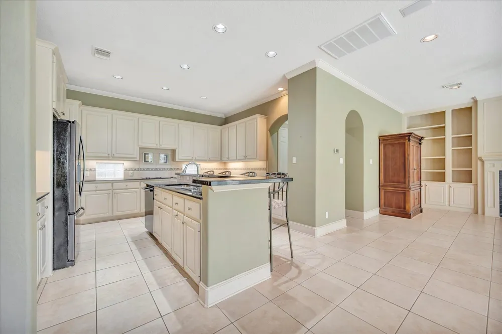 604 Harborside Way Kemah, TX 77565