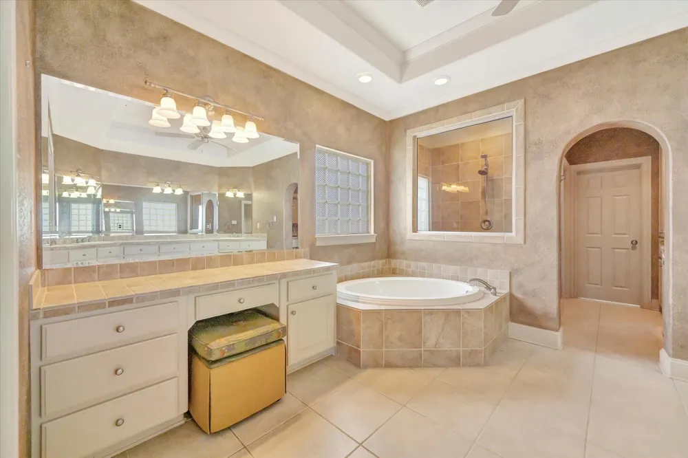 604 Harborside Way Kemah, TX 77565