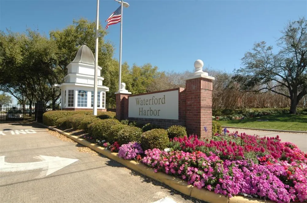 604 Harborside Way Kemah, TX 77565