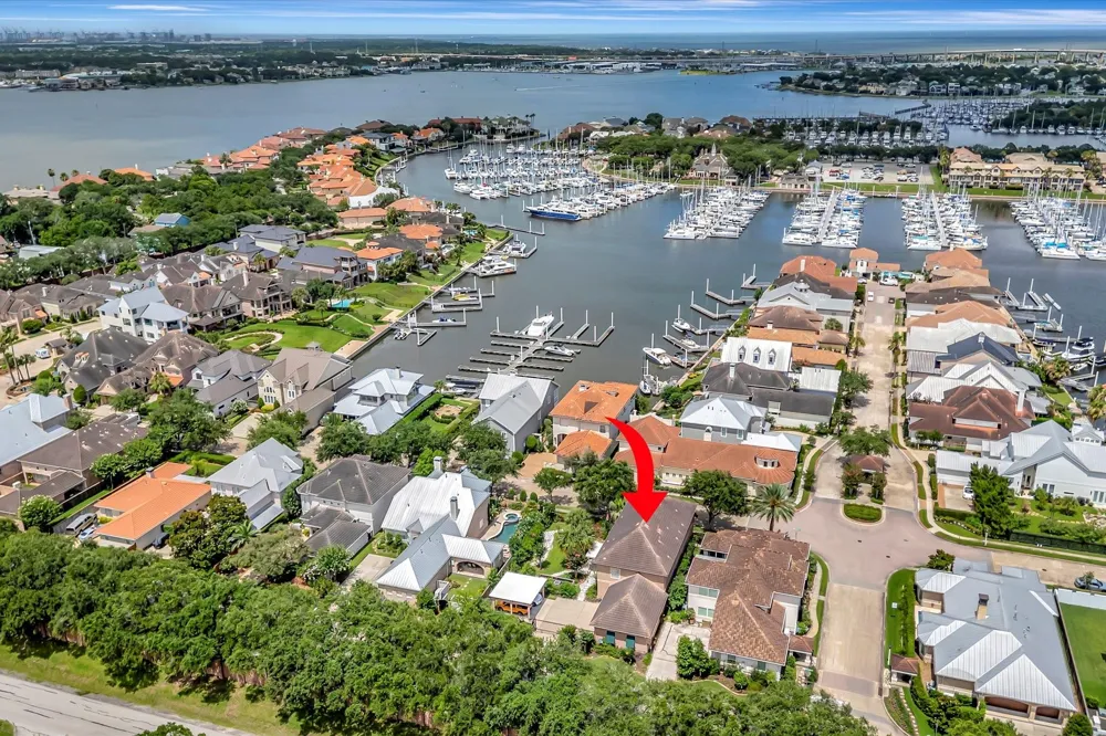604 Harborside Way Kemah, TX 77565