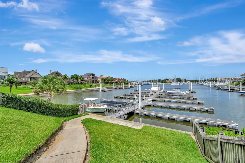 604 Harborside Way Kemah, TX 77565
