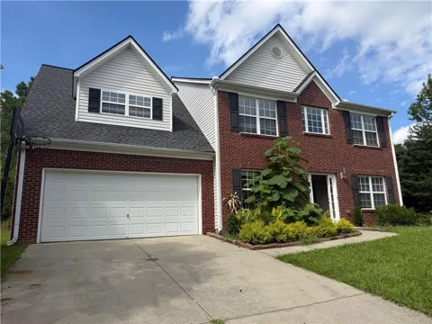 3865 Crescent Walk Lane