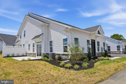 11 CEDAR CIRCLE ##6
