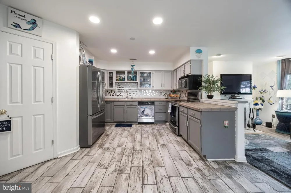 6211 GILBRALTER LANE Bowie, MD 20720